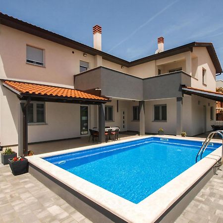 Wohnung Mit Grill, Pool Und Terrasse Štinjan Exterior foto